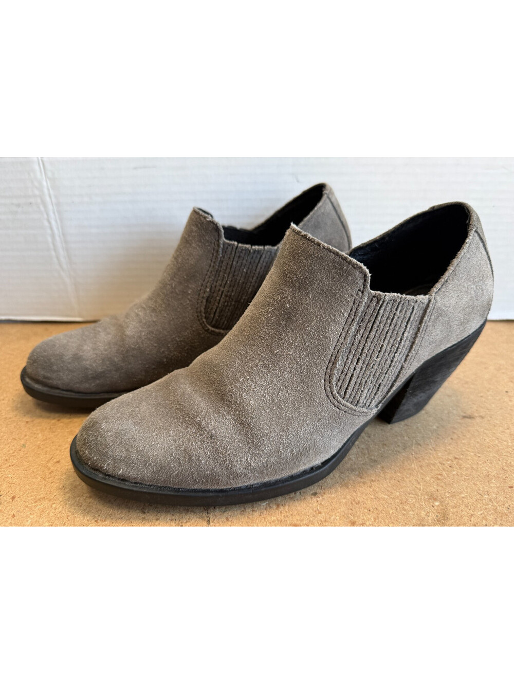 Born Fredrika Suede Chelsea Boots Womens 7 Gray Block Heel Slip On Booties